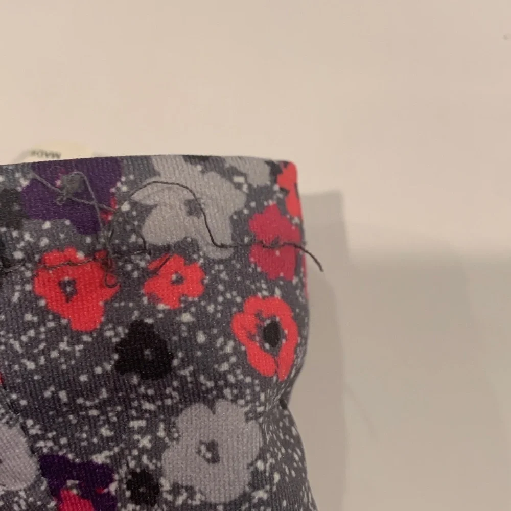 Gertex Zippered Athletic Wristband Sports Pouch Women’s Floral Gray Purple Pink